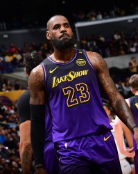 开云体育下载-美记：詹姆斯正与红鸟资本及芬威体育联手，计划退役后在拉维加斯投资球队