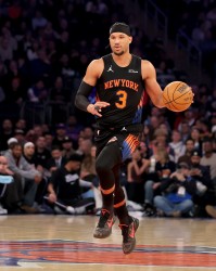 开云体育下载-哈特：文班天赋高 我们也有很多防守好的球员 防守是我们立身之本