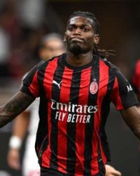 意媒：莱奥右小腿拉伤，将缺席首轮对阵克雷莫纳比赛