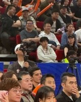 特谢拉现身CBA季后赛现场，见证上海男篮绝杀广东男篮