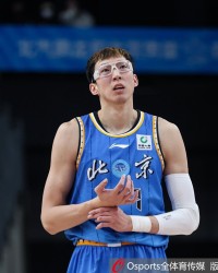 进攻欲很低！周琦全场仅出手4次&amp;命中3球 得到7分8篮板2助攻