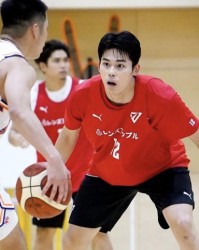 上海男篮爆冷输球！2分惜败日本球队，张镇麟缺席，新援出战